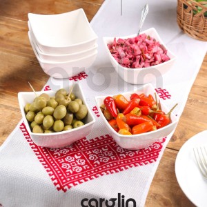 ماست خوری آوینا کارولین