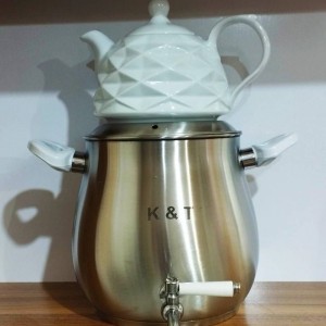 کتری و قوری ست برند K&T مدل قوری چینی ، کتری استیل شیردار
