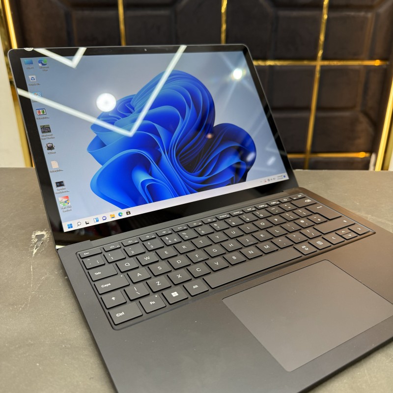 surface laptop 5 (استوک)