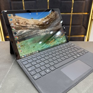 Surface pro 7 (استوک)