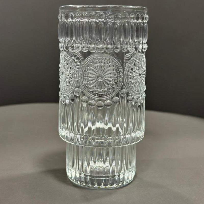 لیوان پنجره ای