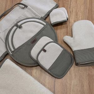 سرویس 11 پارچه دستگیره و پیش بند کرم Amac