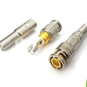 تفاوت BNC پیچی و پرسی