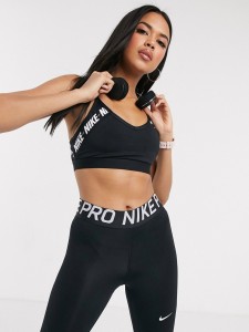 نیم تنه نایک