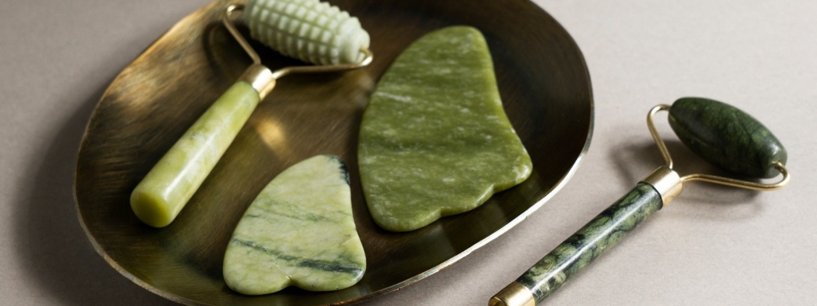 بررسي كارآيي جيد رولر و ابزارهاي ماساژ صورت خانگي