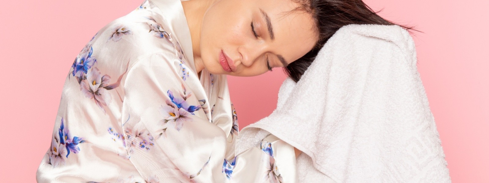 تأثیر روبالشی و حوله بر سلامت پوست و مو