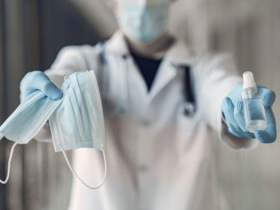 اهمیت رعایت بهداشت شخصی در محیط‌های پزشکی