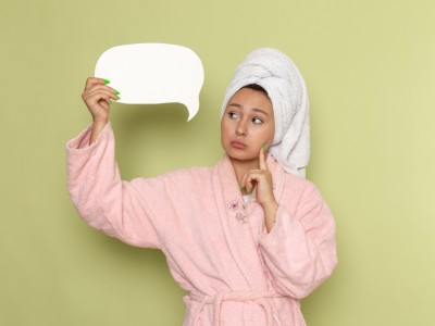 اشتباهات رایج در شست‌وشوی صورت و روش‌های صحیح مراقبت از پوست