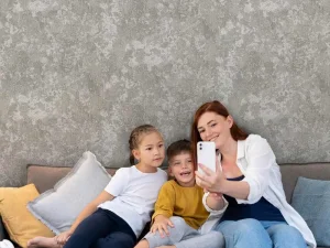 آلبوم کاغذدیواری کربن1 طرح پتینه خاکستری کد ۱۰۰۱۰