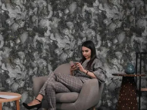 آلبوم کاغذدیواری کربن 1طرح پتینه مشکی کد ۱۰۰۳۷