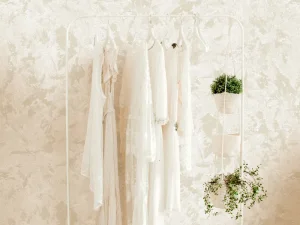 کاغذ دیواریکربن2/ carbon2 طرح پتینه کرم کد ۱۰۱۲۸