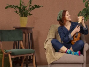 کاغذ دیواری کربن 3/carbon3 طرح بافت نارنجی / عنابی کد ۱۰۲۵۴