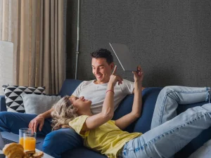 کاغذ دیواری کربن 3/carbon3 طرح بافت مشکی کد ۱۰۲۶۳