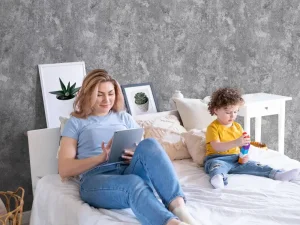 کاغذ دیواریکربن 3/carbon3 طرح پتینه خاکستری کد ۱۰۳۳۱