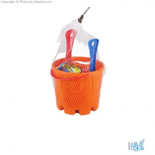 سطل ساحلی کودک همراه با توپ و ماشین برای بازی در شن و ساحل در ابی فا