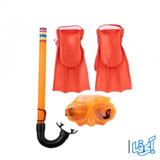 وسایل شنای کودک شامل فین و اسنورکل رنگی