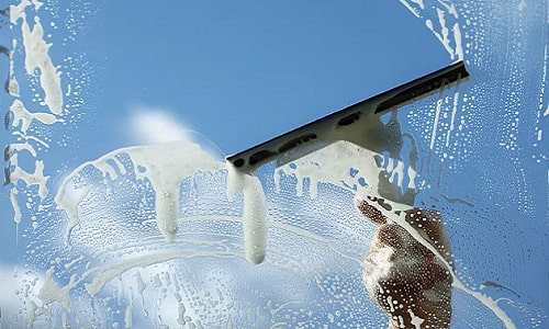 تی شیشه‌ شور برای شستشو و جمع کردن آب و مایعات شوینده