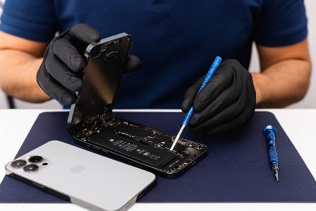 تعویض LCD آیفون سری 7 تا 15