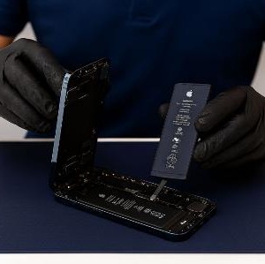 تعویض باتری گوشی های آیفون سری 7 تا 15