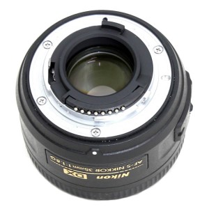 دوربین عکاسی نیکون دست دوم Nikon D5300 kit 18-140mm f/3.5-5.6 G VR(شات 15000) همراه با لنز نیکون Nikon AF-S DX NIKKOR 35mm f/1.8G Lens
