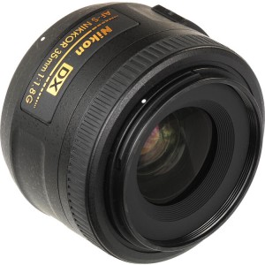 دوربین عکاسی نیکون دست دوم Nikon D5300 kit 18-140mm f/3.5-5.6 G VR(شات 15000) همراه با لنز نیکون Nikon AF-S DX NIKKOR 35mm f/1.8G Lens