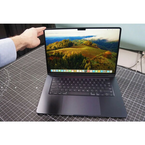 لپ تاپ 15.3 اینچی اپل مدل MacBook Air MC9E4 2024-M3-16GB RAM-256GB SSD