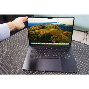 لپ تاپ 15.3 اینچی اپل مدل MacBook Air MC9H4 2024-M3-24GB RAM-512GB SSD