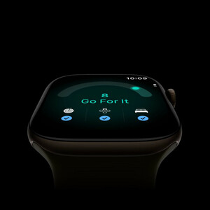 ساعت هوشمند 42 میلی‌متری اپل مدل Watch Series 12 Aluminum Case با بند سیلیکونی، سازگار با iOS 27 و بالاتر