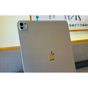 تبلت 13 اینچی اپل مدل iPad Pro 2024 M4  ظرفیت 1 ترابایت و رم 16 گیگابایت