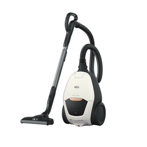 جاروبرقی 2200 وات آ ا گ مدل  VX82-1-ALR
