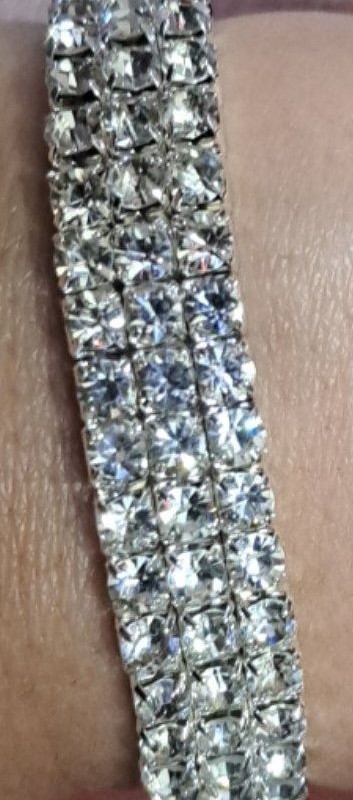 دستبند نگین کشی زیبا