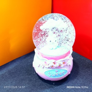 گوی برفی بزرگ پمپ دار موزیکال و چراغدار