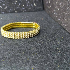 دستبند نگین کشی زیبا