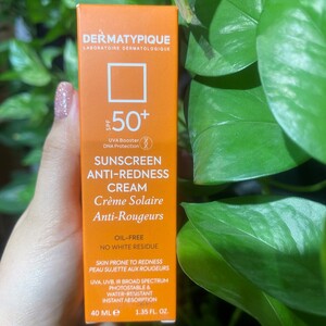 ضد آفتاب بدون رنگ پوست قرمز و حساس +SPF50 درماتیپیک