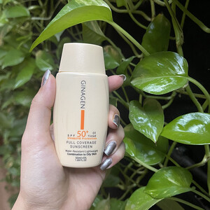 کرم ضد آفتاب رنگی شماره ۱ پوست مختلط تا چرب SPF50 ژیناژن۱