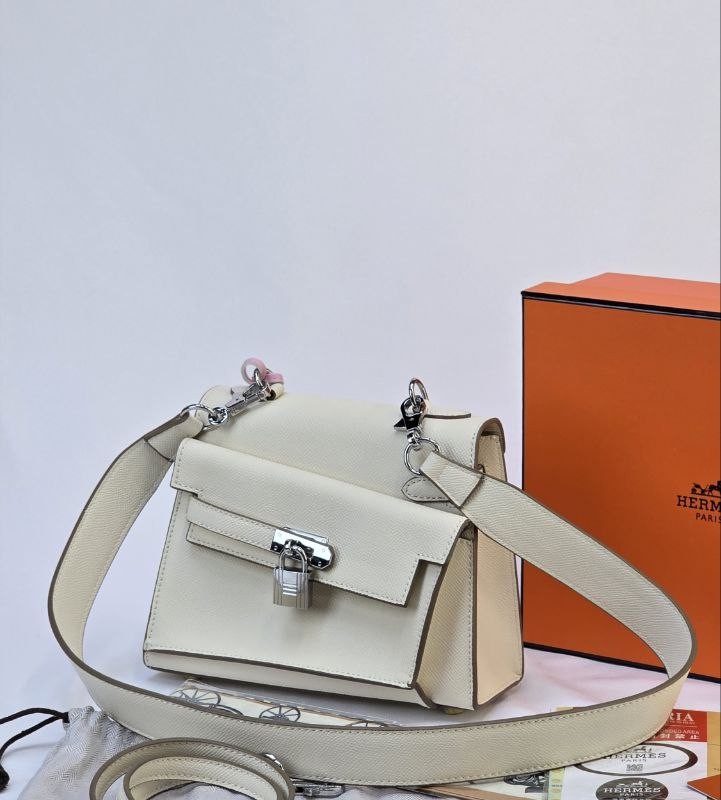 کیف دیور مدل اسپرت