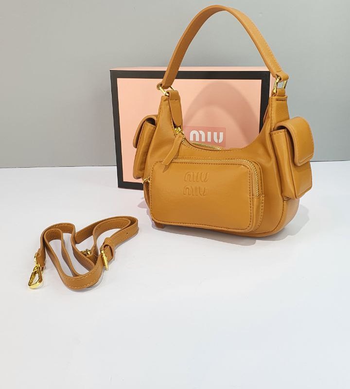 کیف میو میو مدل اسپرت