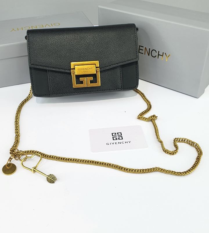 کیف جیوانچی مدل دوشی