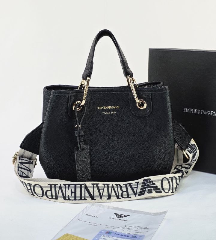 کیف آرمانی مدل اسپرت 8805M