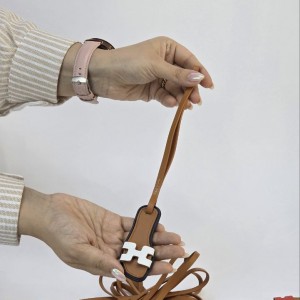 دمپایی هرمس آویز کیف