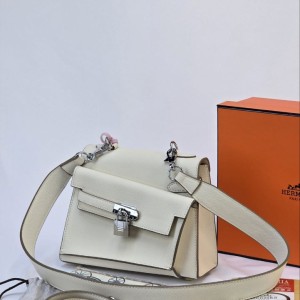 کیف دیور مدل اسپرت