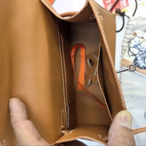 کیف دیور مدل اسپرت