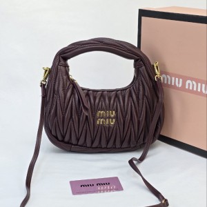 کیف میو میو مدل دستی