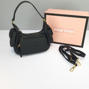 کیف میو میو مدل اسپرت