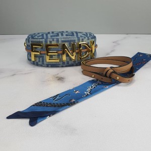 کیف فندی مدل دستی