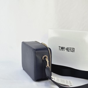 کیف تامی هایلفیگر مدل دوشی