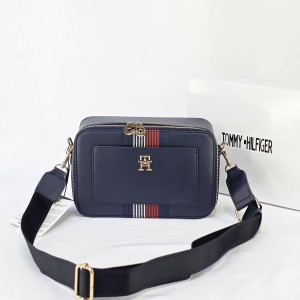 کیف تامی هیلفیگر مدل دوشی