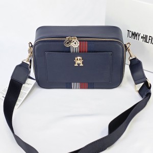 کیف تامی هایلفیگر مدل دوشی