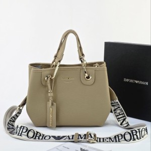 کیف آرمانی مدل اسپرت 8805M