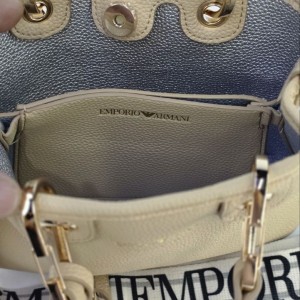 کیف آرمانی مدل اسپرت 8805S